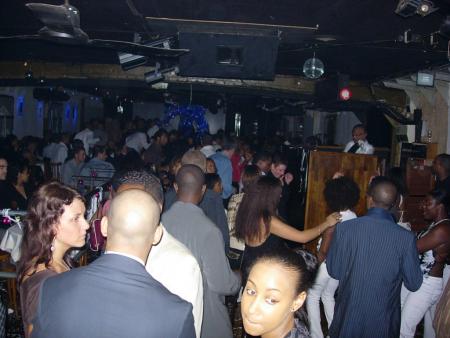 Dimanche 31/12/06 soir�e priv�e sur le bateaux bb antilles avec Cap's fashion (avec dj lerby & dj mikey)