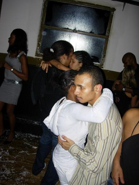 Dimanche 31/12/06 soir�e priv�e sur le bateaux bb antilles avec Cap's fashion (avec dj lerby & dj mikey)