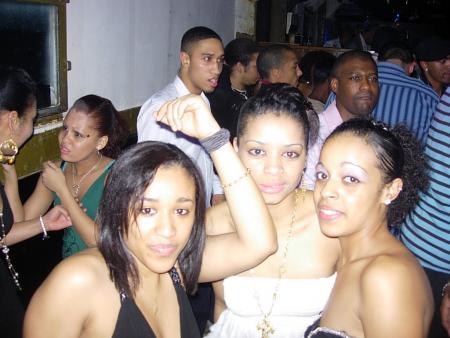 Dimanche 31/12/06 soir�e priv�e sur le bateaux bb antilles avec Cap's fashion (avec dj lerby & dj mikey)