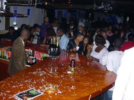 Dimanche 31/12/06 soir�e priv�e sur le bateaux bb antilles avec Cap's fashion (avec dj lerby & dj mikey)