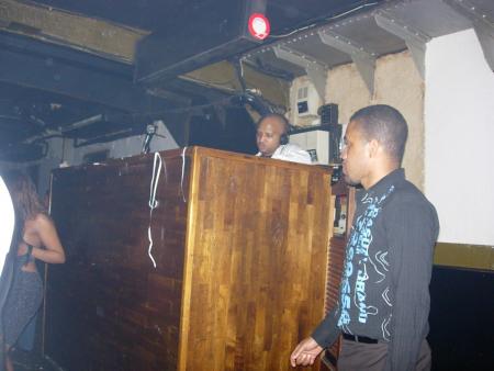 Dimanche 31/12/06 soir�e priv�e sur le bateaux bb antilles avec Cap's fashion (avec dj lerby & dj mikey)