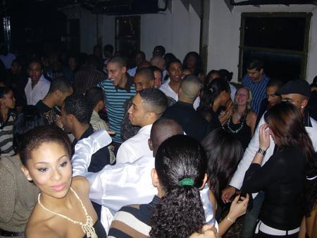 Dimanche 31/12/06 soir�e priv�e sur le bateaux bb antilles avec Cap's fashion (avec dj lerby & dj mikey)