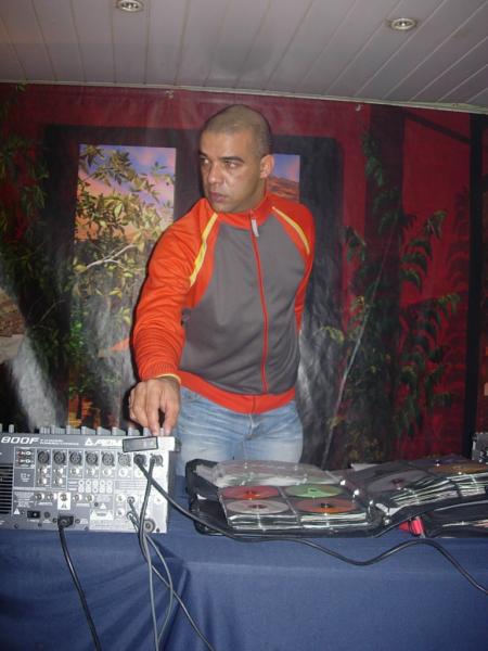 cap's fashion present mika ( linda bo � )