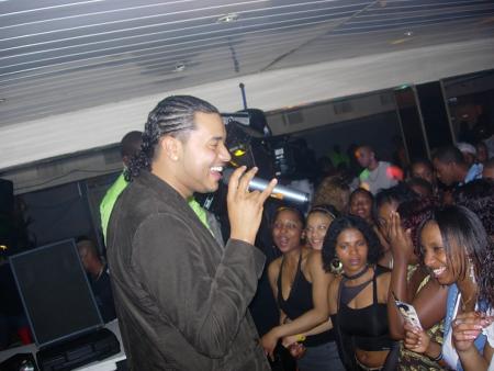 cap's fashion present mika ( linda bo � )