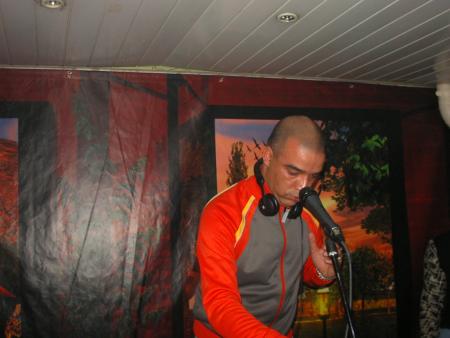 cap's fashion present mika ( linda bo � )