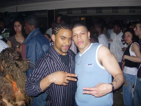 cap's fashion present mika ( linda bo � )