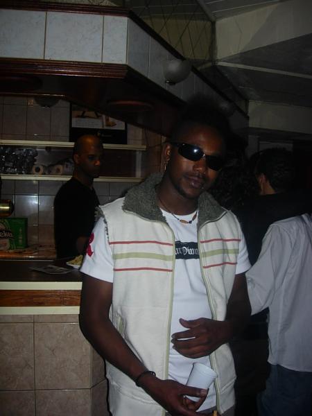 cap's fashion present mika ( linda bo � )