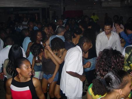 cap's fashion present mika ( linda bo � )