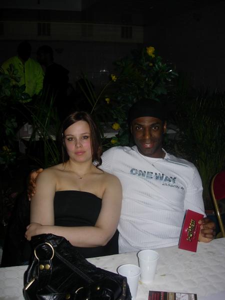 cap's fashion present mika ( linda bo � )