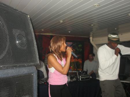 cap's fashion present mika ( linda bo � )