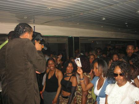 cap's fashion present mika ( linda bo � )