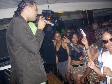 cap's fashion present mika ( linda bo � )