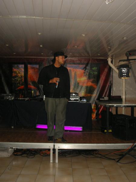 cap's fashion present mika ( linda bo � )