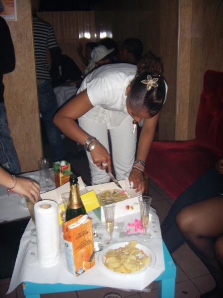 hi5 party caps systeme